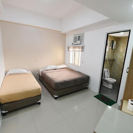 Cebu Courtyard Hotel Lapu-Lapu City Exterior photo